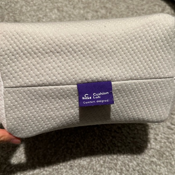 Cushion Lab, small pillow, great for travel, good for legs for hip support - Picture 3 of 3